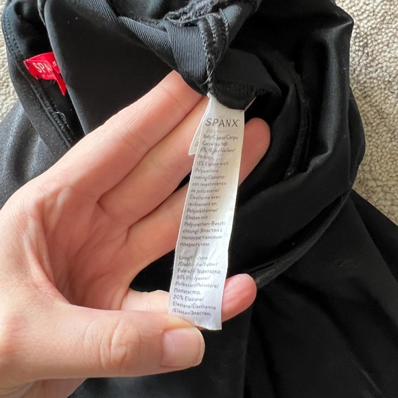 Spanx Black Faux Leather Shaping Leggings Size Small - Picture 6 of 13